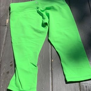 LULULEMON ATHLETICA reversible Capri  size 12